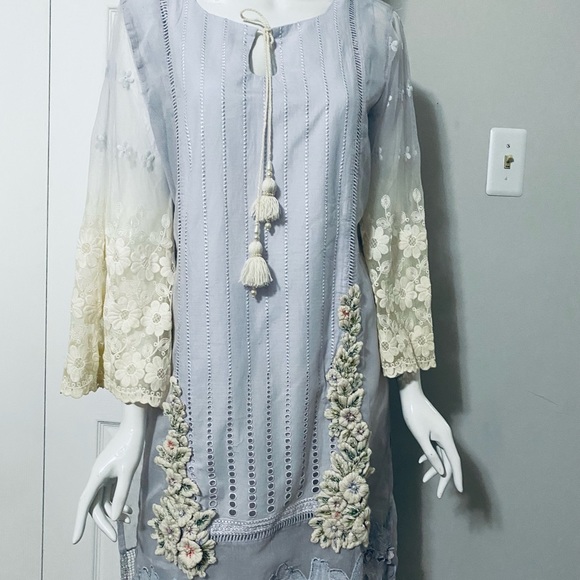 Dresses - Picture 5 of 8